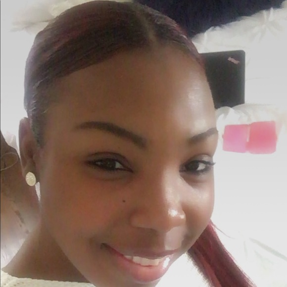 Meet your Posher, Amanda - Picture 3 of 3